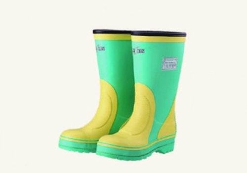 Acid resistant safety boots from Korea