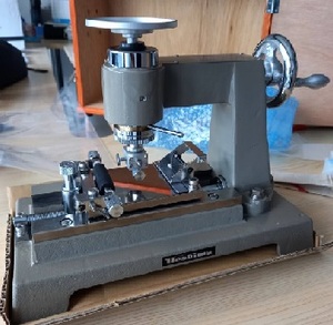 เครื่องวัดการยึดเกาะรอยขีดข่วน Ueshima cratch adhesion tester model ad-2110
