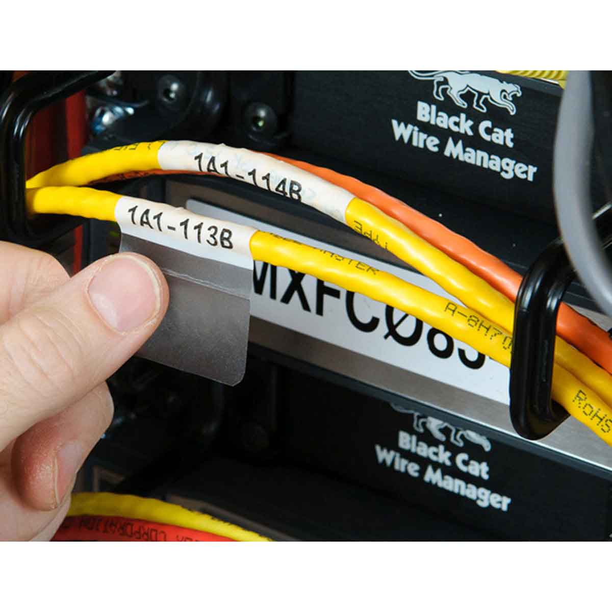 ลาเบลไวนิลพันรอบสายไฟ ลาเบลพันสายเคเบิล ลาเบลม้วนใหญ่ Brady self-laminating vinyl wire cable labels bulk