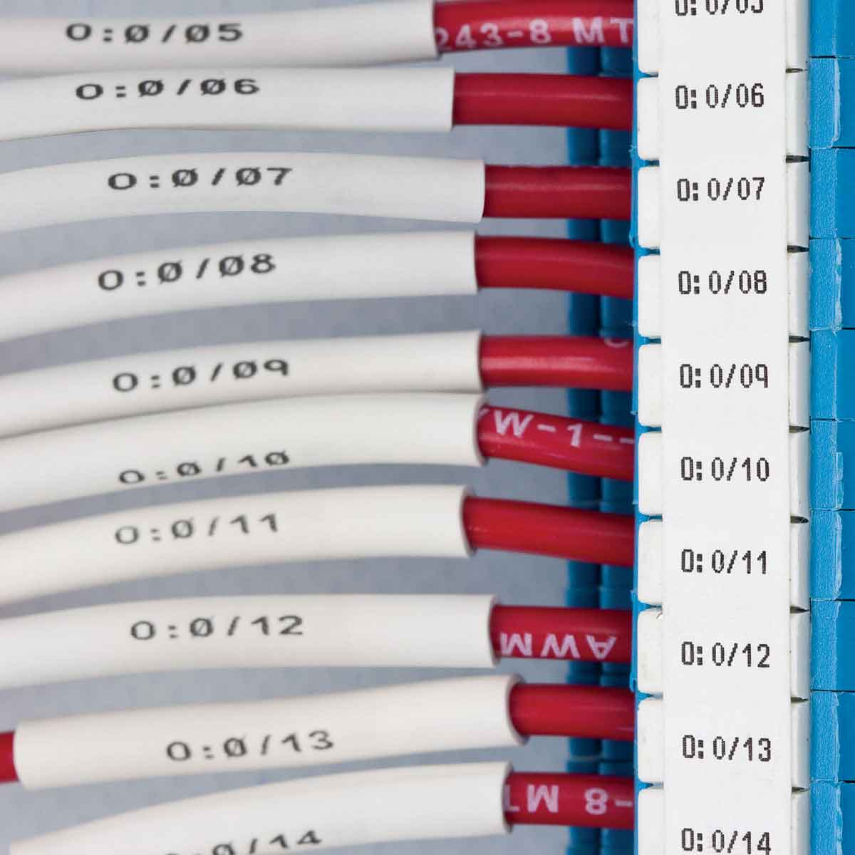 ลาเบลติดเทอร์มินัลบล็อก ลาเบลเปลี่ยนที่ติดได้ Brady repositionable vinyl coated fabric terminal block labels